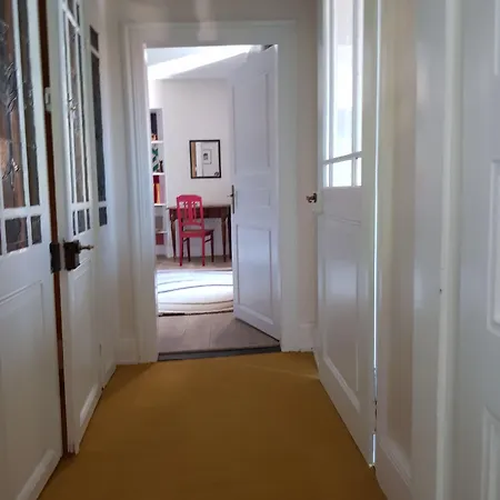 Alojamento de Acomodação e Pequeno-almoço La Roseraie 4*